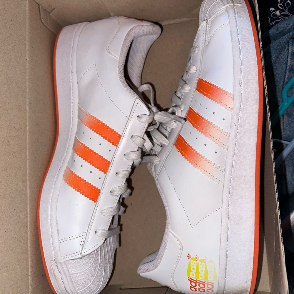 Adidas superstars
